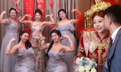 Cô dâu và phù dâu khoe cơ bắp cuồn cuộn trong đám cưới khiến quan khách trầm trồ Cô dâu và phù dâu khoe cơ bắp cuồn cuộn trong đám cưới khiến quan khách trầm trồ