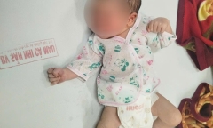 Nghe tiếng trẻ em khóc lúc rạng sáng, bàng hoàng phát hiện trẻ sơ sinh trong túi nilon màu đen