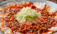 Món ngon mỗi ngày: Cách làm thịt ba chỉ luộc sốt cay, ăn là ghiền