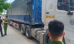Bàng hoàng phát hiện tài xế xe container tử vong trong cabin