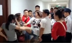 Vụ người phụ nữ đạp cư dân tại chung cư ở Hà Nội: Chủ tịch phường nói gì?