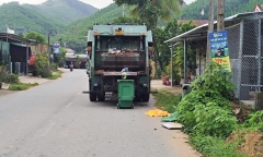 Vụ bé trai sơ sinh bị bỏ vào thùng rác: Trích xuất camera truy tìm thủ phạm
