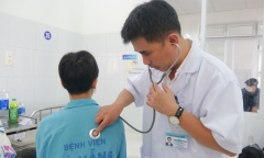 Nam sinh lớp 10 bị đứt phế quản gốc do tai nạn giao thông được cứu sống