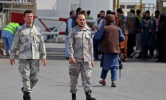 Cảnh sát Afghanistan trở lại làm việc cùng Taliban tại sân bay 