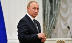 Tổng thống Nga Vladimir Putin tự cách ly vì tiếp xúc với người mắc COVID-19