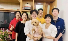 Con trai NSND Công Lý lần đầu khoe bạn gái, khoảnh khắc thân thiết bên MC Thảo Vân gây chú ý