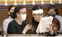 Lễ cúng 49 ngày cố ca sĩ Phi Nhung: Wendy Phạm khóc nức nở, dàn nghệ sĩ nổi tiếng có mặt 