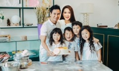 Gia đình Lý Hải hạnh phúc cùng nhau làm bánh và đón giáng sinh sớm