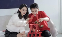 Tin tức sao Hoa ngữ mới nhất ngày 14/1: Được hỏi chuyện Triệu Lệ Dĩnh tái hôn, Phùng Thiệu Phong đáp trả bất ngờ