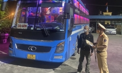 Truy bắt tài xế xe khách gây tai nạn chết người ở Quảng Bình rồi bỏ chạy