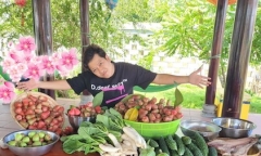 Trường Giang khoe nhà vườn trong biệt thự