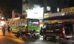 TP. HCM: Va chạm ngã xuống đường, nam thanh niên bị xe buýt cán tử vong