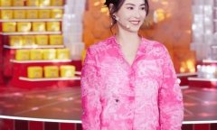 Trương Bá Chi nhận chỉ trích vì nghi vấn livestream bán hàng giả 