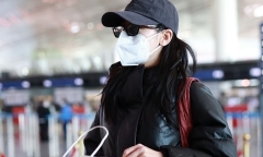 Tin tức sao Hoa ngữ mới nhất ngày 26/2: Địch Lệ Nhiệt Ba lộ diện giữa tin đồn mang thai  