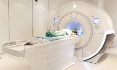 Cô gái bị bác sĩ bỏ quên trong máy chụp cộng hưởng từ suốt 3 tiếng đồng hồ