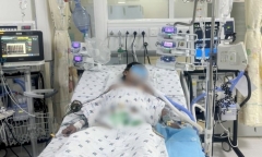 “Giành lại sự sống” cho bé 9 tuổi bị sốc sốt xuất huyết nặng, tổn thương gan