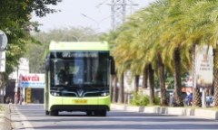 TP.HCM đề nghị Vingroup tiếp tục thí điểm xe buýt điện tới hết quý I-2025