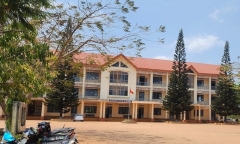 Hiệu trưởng nhận thiếu sót khi buộc 2 học sinh thôi học một cách khó hiểu ở Đắk Lắk