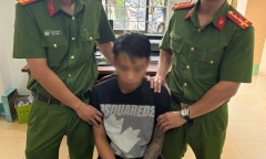 Bắt đối tượng trốn thi hành án tù, thu khẩu súng và 14 viên đạn