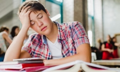 Có nên vừa học đại học, vừa đi làm không?