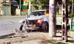 Tin tức tai nạn giao thông mới nhất ngày 22/7: Đâm vào cột điện, xe ôtô biến dạng