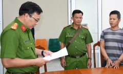 Em ruột đối tượng có máu mặt 