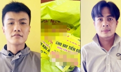 2 đối tượng đang rải tờ rơi cho vay trả góp thì bị công an bắt