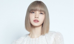 Lisa bị chỉ trích, quấy rối vì trang phục 