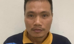 Lẻn vào kí túc xá 