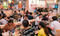 Vì sao đi ăn nhà hàng nên chọn nơi có nhiều giấy ăn bỏ lại?