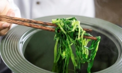 Công dụng giải độc bất ngờ của rau muống