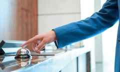 Vì sao check-in, check-out khách sạn vào buổi trưa?