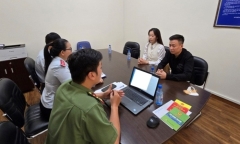 Nam Em khóa 2 tài khoản mạng xã hội