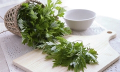 Loại rau được ví là “thần dược”, các chị em phụ nữ nên biết để sở hữu cho mình bí quyết “hồi xuân”