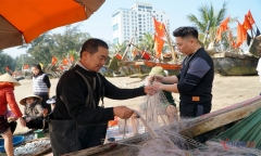 Đón lộc đầu năm, ngư dân kiếm chục triệu mỗi ngày nhờ cá khoai 