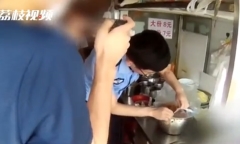 Buôn bán ế ẩm mùa dịch, tiệm ăn bỏ thuốc phiện vào mỳ để giữ chân khách