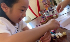 Giáo viên mầm non giao bài tập về những bông hoa, thứ con gái mang nộp khiến người mẹ muốn 
