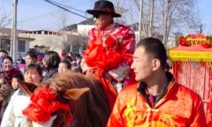 Cụ ông bị đồn có 
