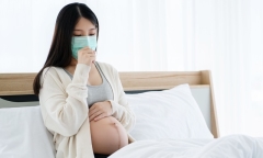 Thai phụ mắc COVID-19 nên làm gì khi có dấu hiệu sốt?