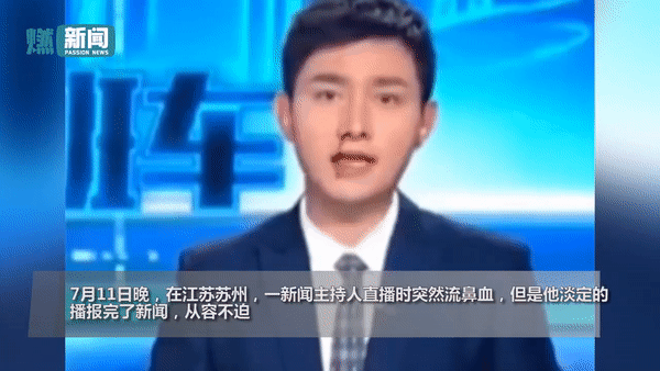 Đang dẫn chương trình thời sự, nam MC bất ngờ bị chảy máu mũi và màn xử lý xuất sắc