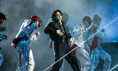 Jungkook (BTS) lên hot search sau màn trình diễn 'cực cháy' tại sân khấu khai mạc World Cup 2022
