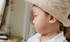 Hòa Minzy khoe ảnh cận mặt