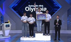 Kịch tính đến phút chót, nam sinh Khánh Hòa lội ngược dòng giành vòng nguyệt quế Olympia