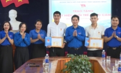 Tin thời sự mới nhất ngày 7/6: Ba đoàn viên nhận huy hiệu 