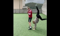 Clip: Cô gái trẻ suýt nhập viện vì thử thách nhào lộn nguy hiểm trên TikTok