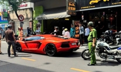 Xác định danh tính người đàn ông lái siêu xe Lamborghini bất ngờ bất tỉnh giữa phố