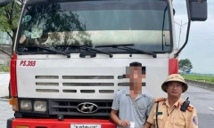Phát hiện tài xế ô tô đầu kéo dương tính ma tuý đang lưu thông trên tuyến QL1A