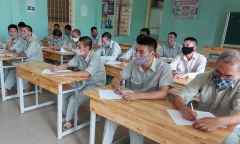 Khởi tố tài xế lái xe bán tải kéo lê xe máy trên đường khiến một người tử vong