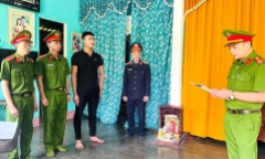 Tin pháp luật nổi bật 24h qua: Chiếm đoạt hơn 284 triệu đồng, nhân viên giao hàng bị khởi tố