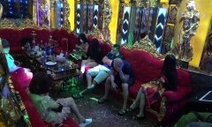 Tiền Giang: Phát hiện gần 30 đối tượng dương tính với ma túy ở quán karaoke XO
